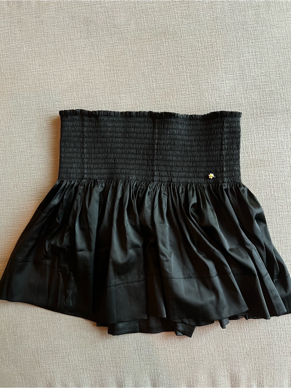 Natural Life Daisy Smocked Waistband Flowy Shorts in black